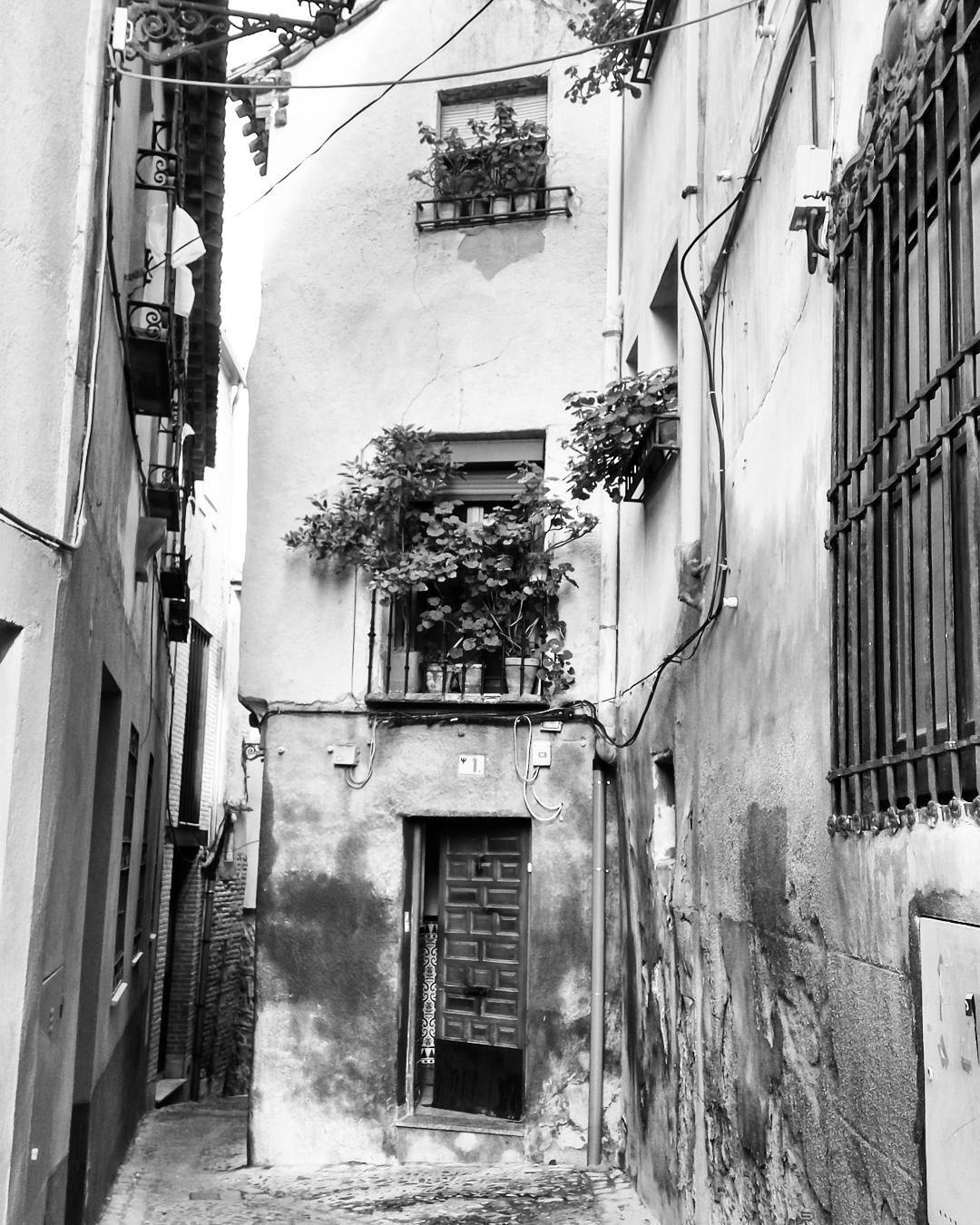 Callejón típico de Toledo